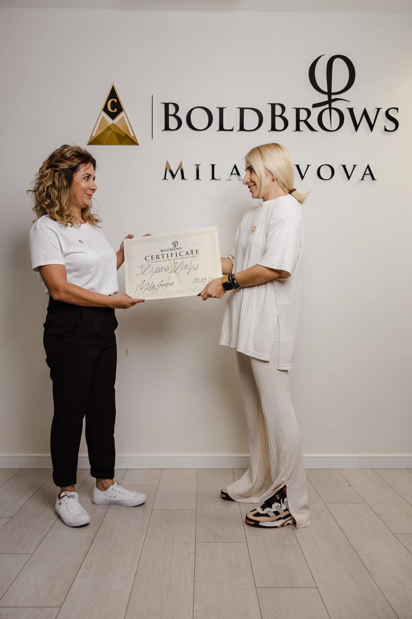 Връчване на сертификат — заслужено признание