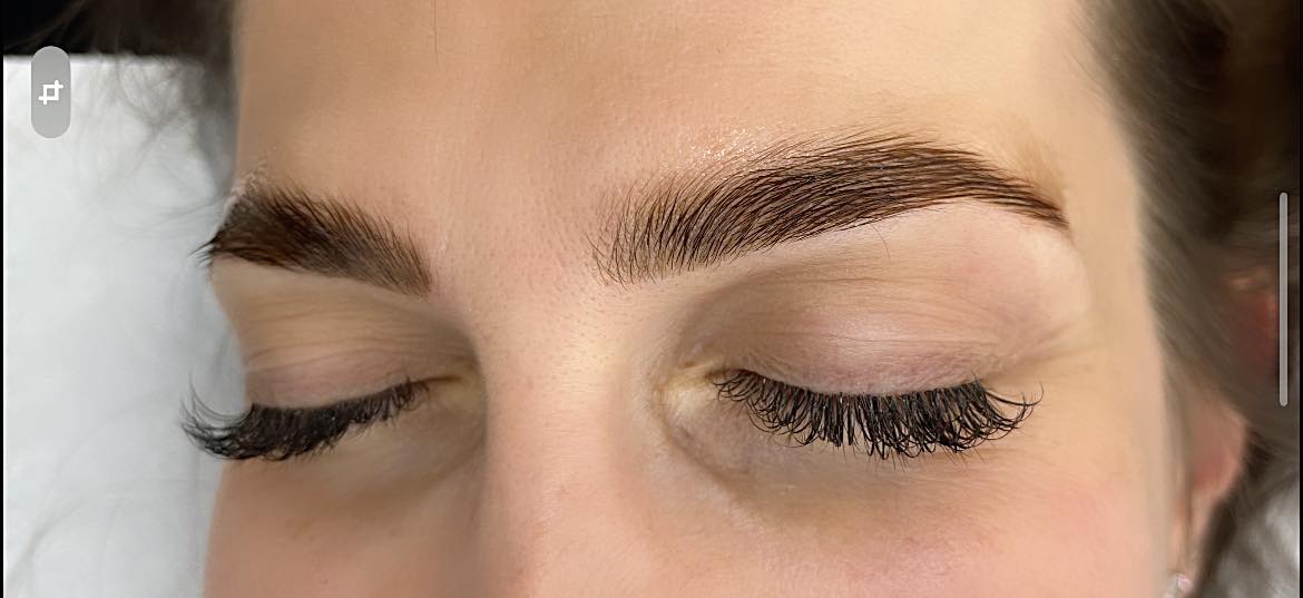 Ламиниране на вежди — уплътняване и подхранване