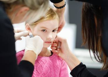 Пробиване на уши